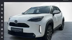 Schneeweiß Gebraucht 2022 Toyota Yaris Cross Team SUV | 24.970 € (Fairer Preis)