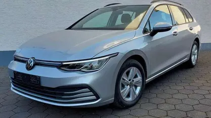 Reflexsilber Gebraucht 2022 VW Golf VIII Life Kombi | 25.400 € (Fairer Preis)