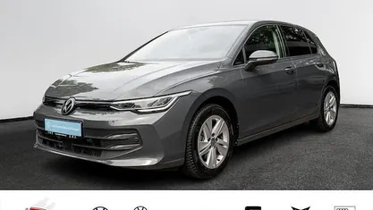 Grau Gebraucht 2024 VW Golf VIII Life | 25.480 € (Fairer Preis)