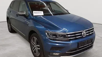 Gebraucht VW Tiguan Allspace Highline 150 PS (110 kW) 2021 Blue silk metallic SUV