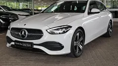 Weiß Gebraucht 2024 Mercedes C200 Avantgarde Kombi | 38.460 € (Fairer Preis)
