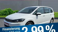 Weiss Gebraucht 2021 VW Touran Comfortline Van / Kleinbus | 28.916 € (Fairer Preis)