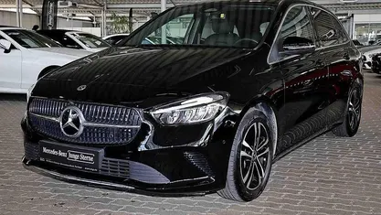 Gebraucht Mercedes B200 Progressive 163 PS (119 kW) 2024 Unilack nachtschwarz Van / Kleinbus