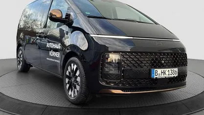 Gebraucht 2025 Hyundai Staria Signature Van / Kleinbus | 53.995 € (Superpreis)