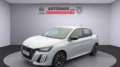 Weiß Neu 2025 Peugeot e-208 Style Kleinwagen | 33.208 € (Superpreis)