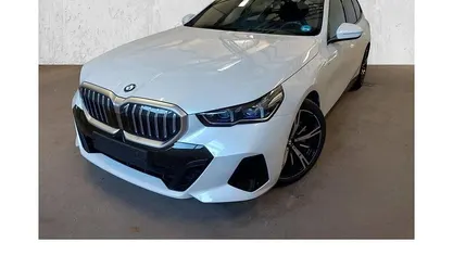 Gebraucht BMW 540 M Sport 303 PS (222 kW) 2025 Weiß Kombi