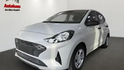 Neu Hyundai i10 63 PS (46 kW) 2025 Grau Kleinwagen