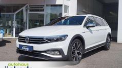 Oryxwhite perlmutteffekt Gebraucht 2019 VW Passat Alltrack Kombi | 28.990 € (Fairer Preis)