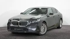 Sophistograu Gebraucht 2024 BMW 520 Comfort Edition Limousine | 54.950 € (Fairer Preis)