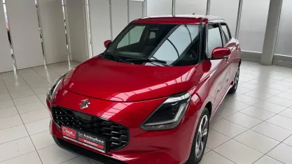 Neu Suzuki Swift Comfort+ 82 PS (60 kW) 2026 Burning red pearl metallic Kleinwagen