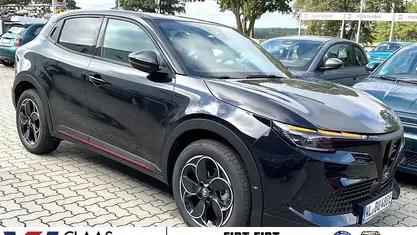 Schwarz Gebraucht 2024 Alfa Romeo Junior Edizione Speciale SUV | 29.990 € (Superpreis)