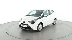 Weiß Gebraucht 2018 Toyota Aygo X-play Kleinwagen | 10.410 € (Fairer Preis)