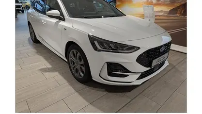 Weiß Neu 2025 Ford Focus ST-Line Kombi | 25.990 € (Fairer Preis)