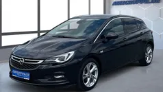 Schwarz met Gebraucht 2016 Opel Astra Innovation Limousine | 12.490 €