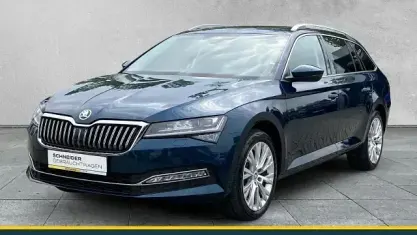 Gebraucht Skoda Superb Style 200 PS (147 kW) 2023 Blau Kombi