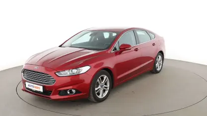 Gebraucht Ford Mondeo Titanium 160 PS (117 kW) 2016 Rot Limousine