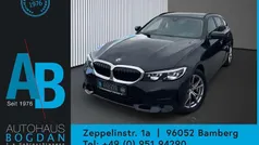Black sapphire (metallic) Gebraucht 2022 BMW 330 Sport Line Kombi | 29.870 € (Guter Preis)