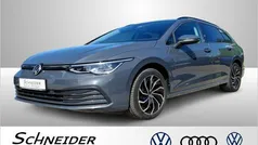 Delfingrau (metallic) Gebraucht 2021 VW Golf VIII Life Kombi | 21.680 € (Fairer Preis)