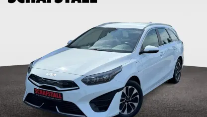 Gebraucht Kia Ceed Sportswagon Spirit 141 PS (103 kW) 2022 Weiss (casa white) Kombi