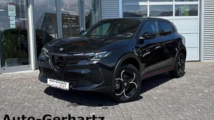 Schwarz Neu 2025 Alfa Romeo GT Junior Edizione Speciale SUV | 30.850 € (Fairer Preis)