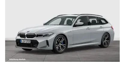Gebraucht BMW 330e M Sport 292 PS (214 kW) 2025 Grau Kombi