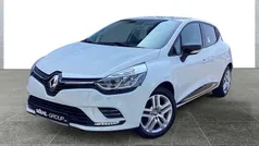 Weiß Gebraucht 2020 Renault Clio V Collection Limousine | 10.890 € (Fairer Preis)
