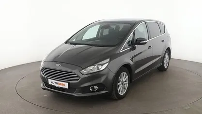 Grau Gebraucht 2017 Ford S-MAX Titanium Van / Kleinbus | 21.110 € (Fairer Preis)