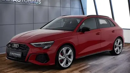 Gebraucht Audi S3 Ambiente 310 PS (228 kW) 2023 Rot Limousine
