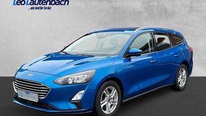 Używany Ford Focus Cool & Connect 125 KM (91 kW) 2021 Niebieski Sedan/Limuzyna