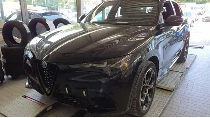 Usata Alfa Romeo Stelvio Veloce 209 CV (153 kW) 2023 Nero SUV