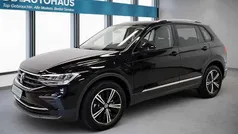 Schwarz Gebraucht 2022 VW Tiguan Life SUV | 27.810 € (Fairer Preis)