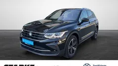 Schwarz Gebraucht 2024 VW Tiguan Move SUV | 35.550 € (Fairer Preis)