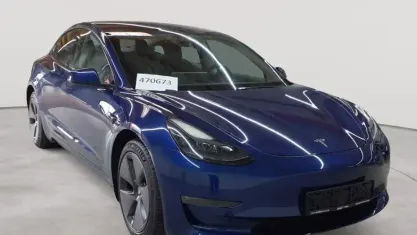 Gebraucht Tesla Model 3 365 kW (497 PS) 2022 Deep blue metallic Limousine