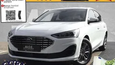Frozen white Gebraucht 2023 Ford Focus Titanium Limousine | 20.870 € (Fairer Preis)