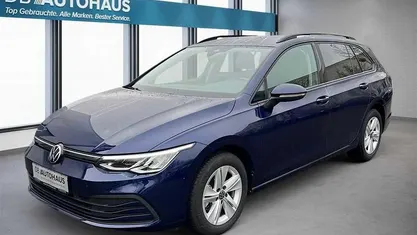 Blau Gebraucht 2022 VW Golf VIII Life Kombi | 18.540 € (Fairer Preis)