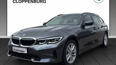 Mineralgrau Gebraucht 2022 BMW 320 Sport Line Kombi | 27.980 € (Guter Preis)