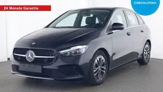 Lack kosmosschwarz Gebraucht 2024 Mercedes B180 Progressive Van / Kleinbus | 30.970 € (Fairer Preis)