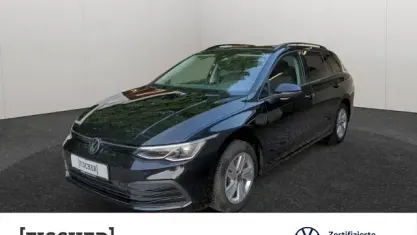 Gebraucht VW Golf VII Life 150 PS (110 kW) 2021 Deep black perleffekt (schwarz) Kleinwagen
