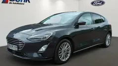 Pantherblau Gebraucht 2021 Ford Focus Titanium X Limousine | 19.490 € (Fairer Preis)