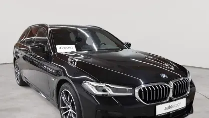 Gebraucht BMW 530e M Sport 184 PS (135 kW) 2022 Saphirschwarz metallic Kombi