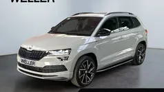 Grau Gebraucht 2022 Skoda Karoq SportLine SUV | 32.690 € (Fairer Preis)