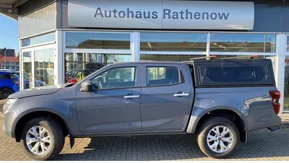 Gebraucht Isuzu D-Max 163 PS (119 kW) 2024 Grau Limousine