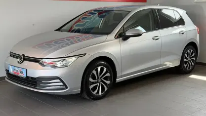 Gebraucht VW Golf VIII Active 131 PS (96 kW) 2022 Silber Limousine