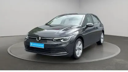 Gebraucht VW Golf VIII Style 150 PS (110 kW) 2024 Grau Limousine