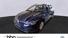Blau Gebraucht 2023 VW Golf VIII Life Kombi | 25.930 € (Fairer Preis)
