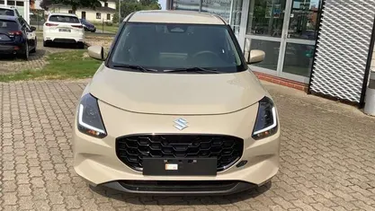 Beige Gebraucht 2024 Suzuki Swift Comfort Kleinwagen | 17.690 € (Fairer Preis)