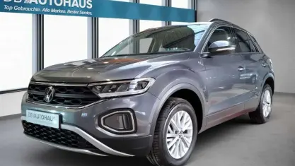 Usata VW T-Roc Life 150 CV (110 kW) 2024 Grigio SUV