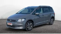 Grau Gebraucht 2024 VW Touran S Van / Kleinbus | 32.780 € (Fairer Preis)