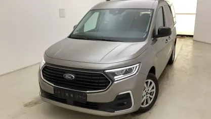 Gebraucht Ford Grand Tourneo Connect Titanium 114 PS (83 kW) 2024 Silber Van / Kleinbus
