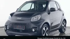 Bodypanels in black Gebraucht 2024 Smart ForTwo Electric Drive Exclusive Coupé | 15.500 € (Fairer Preis)